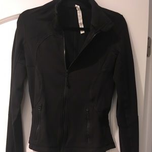 Lululemon black jacket. Barley worn sz 6